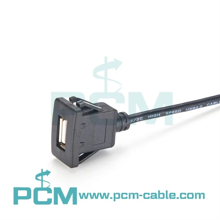 Cablu de montare pe panou USB A